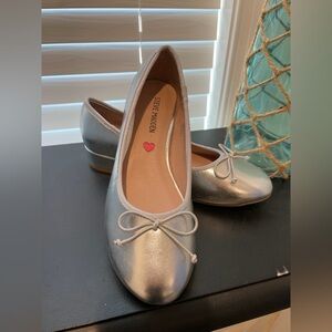 Girls Youth Steve Madden Silver Ballet Heels Size 3